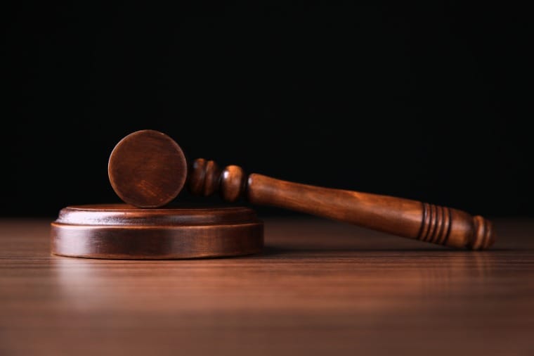 Marido que matou esposa com tiro e tentou forjar acidente de trânsito é condenado a 18 anos de cadeia