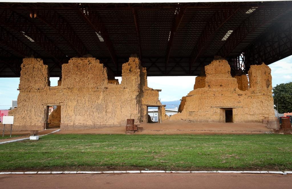 Mato Grosso lança licitação para levar asfalto de Vila Bela até a fronteira com a Bolívia