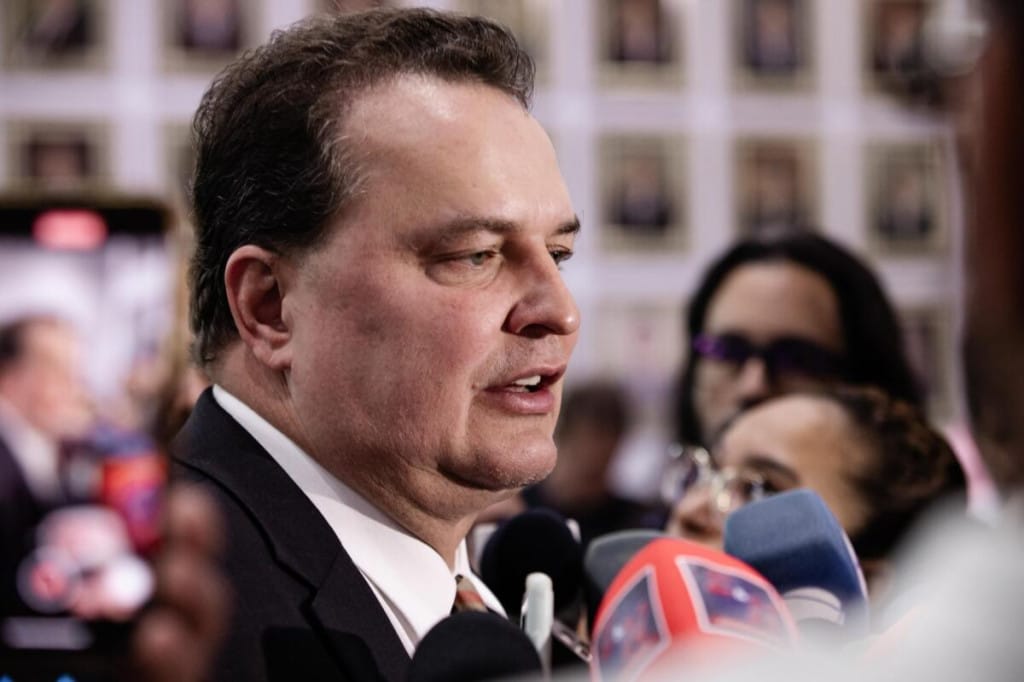 Max Russi descarta disputar majoritária e deve acompanhar grupo no apoio a Pivetta para governo