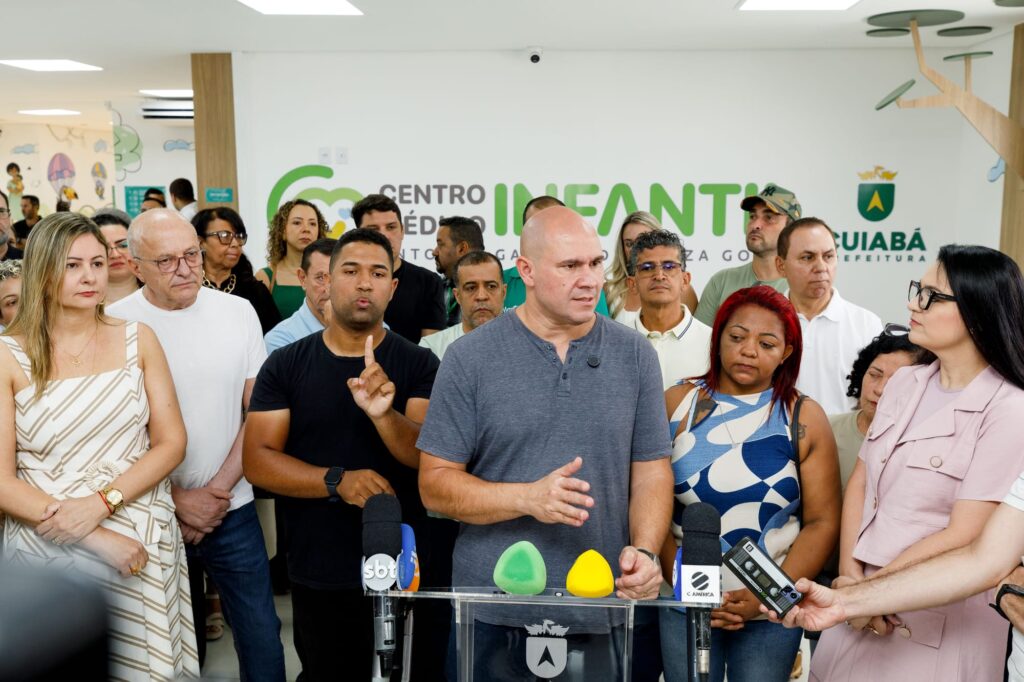 Prefeito ameaça terceirizar serviços da saúde se houver greve por corte na insalubridade em Cuiabá