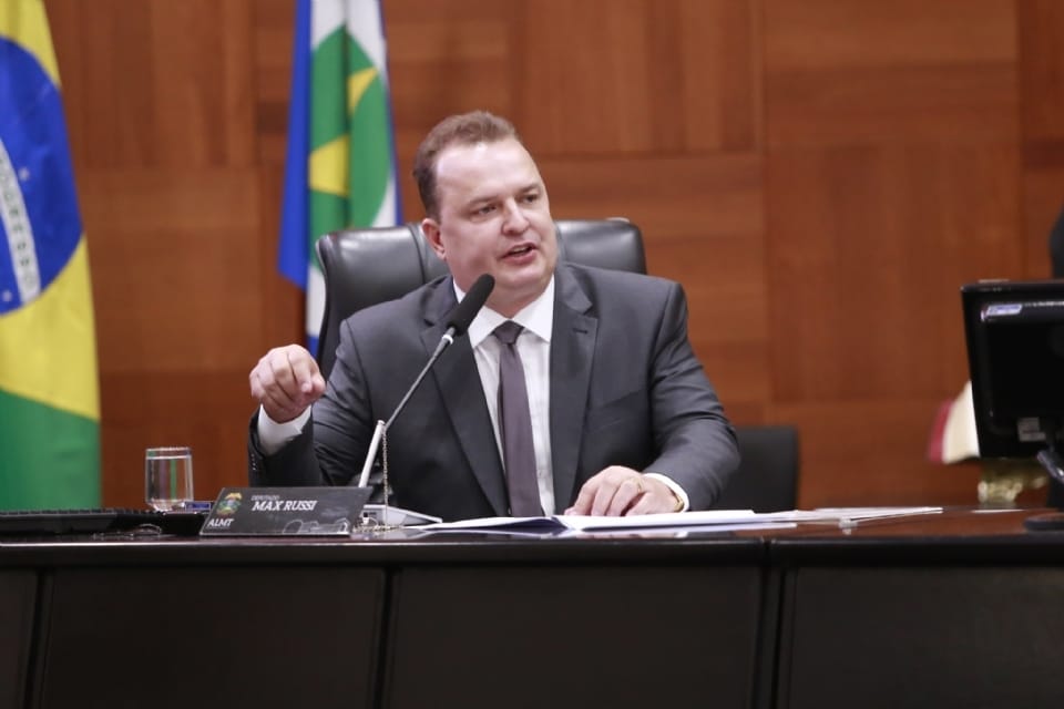 Russi rebate críticas e diz que Dilmar teve “choro de perdedor” após votação