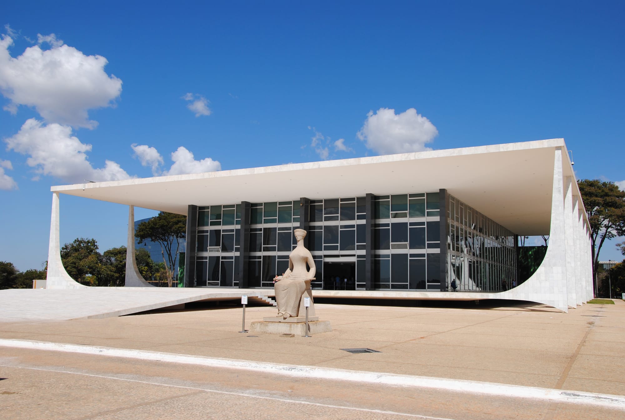 STF nega recurso e mantém condenação de falso médico que enganou 19 pessoas em Cuiabá