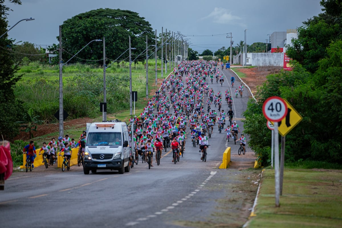 Passeio ciclístico reúne famílias e marca 24ª edição do Pedalando pela Vida em Lucas do Rio Verde
