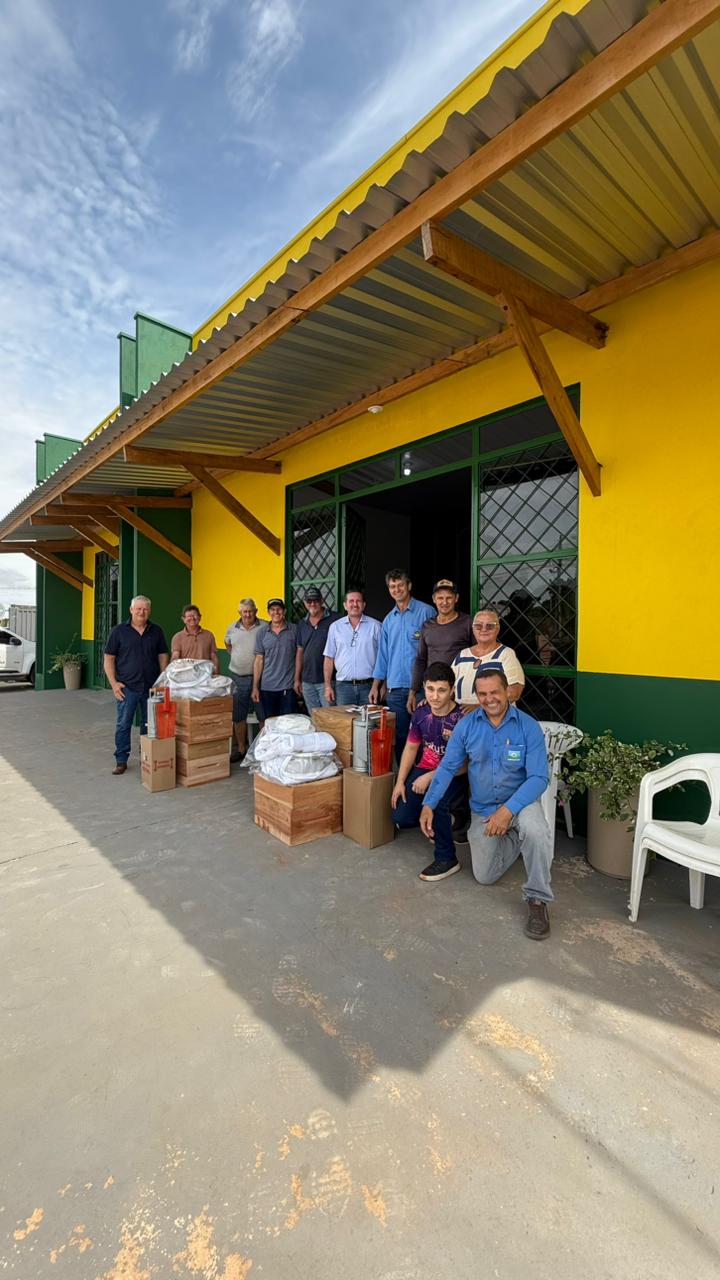 Itanhangá-MT: Prefeitura incentiva apicultura e preservação ambiental com entrega de equipamentos a produtores rurais