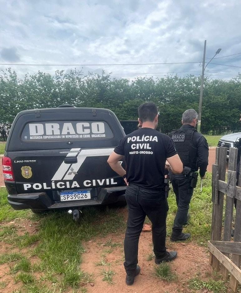 Casal que integra facção criminosa é preso por suspeita de homicídio e tráfico de drogas