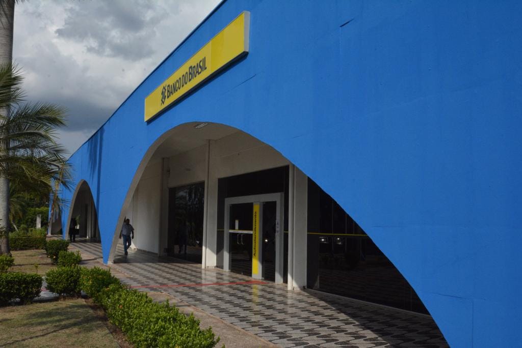 Estado paga folha salarial de R$ 800 milhões aos servidores públicos nesta sexta-feira