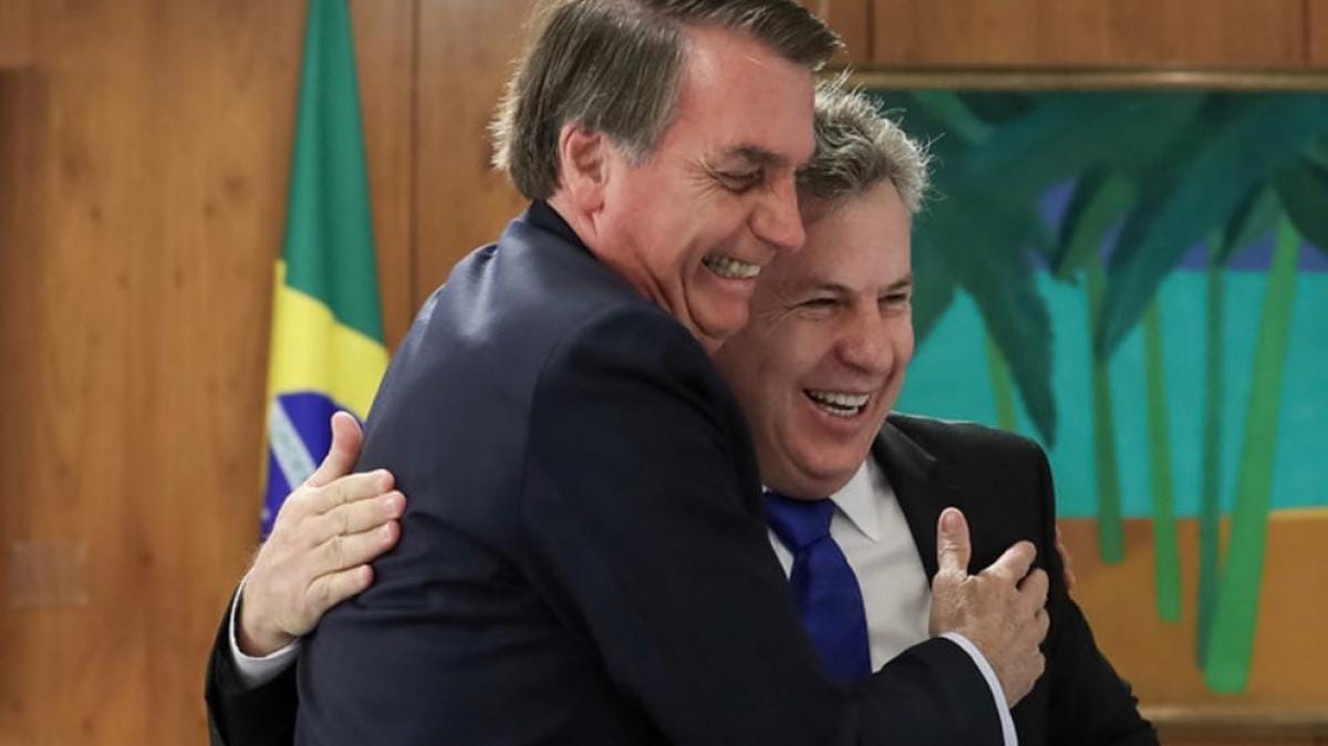 Governador diz que prisão de Bolsonaro “entristece a democracia”; vice e outros políticos de MT se manifestam