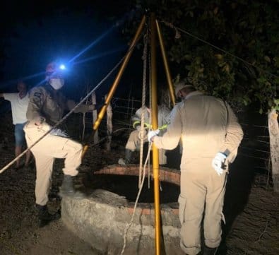 Menino de 2 anos morre após cair em poço enquanto a mãe fazia limpeza do quintal de casa