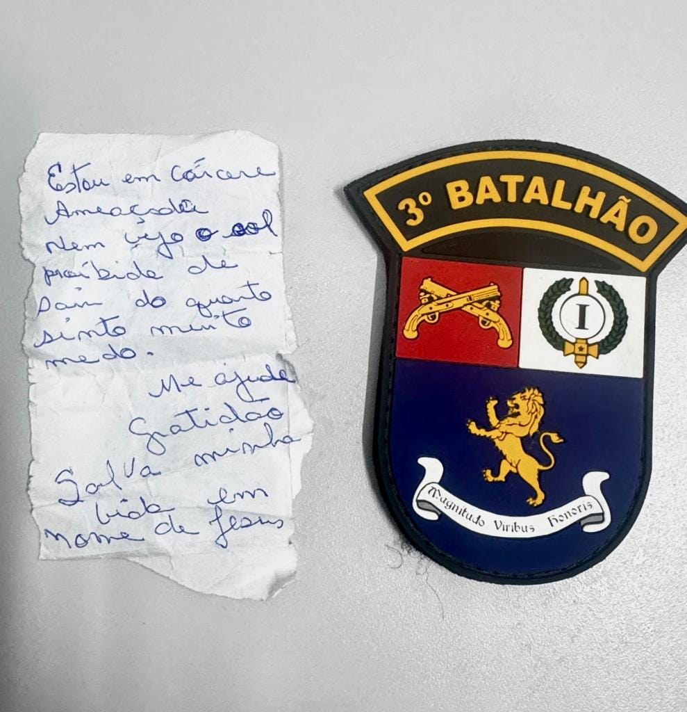 Mulher mantida em cárcere privado pelo próprio filho é resgatada pela PM após entregar bilhete à amiga