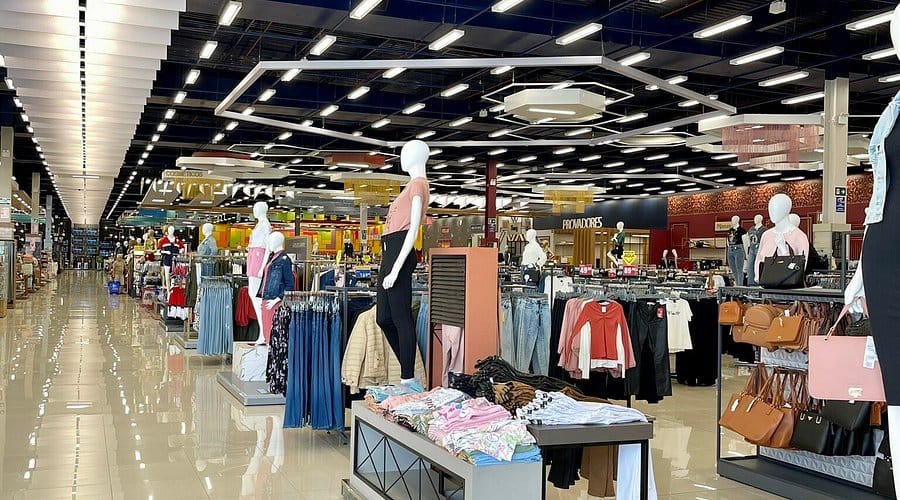 Varejista terá que pagar R$ 10 mil de indenização a clientes acusados injustamente de furto
