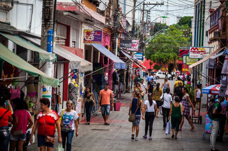 Dezembro tem horários estendidos nas lojas de Cuiabá e Várzea Grande até o fim do mês