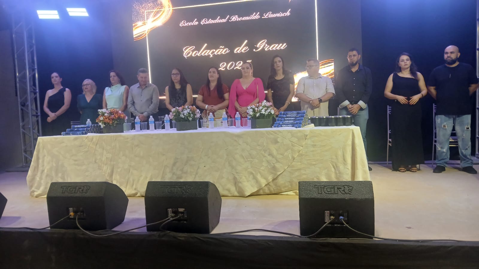 Itanhangá-MT: Em noite de emoção, Escola Bromildo Lavisch celebra formatura do Terceirão 2025
