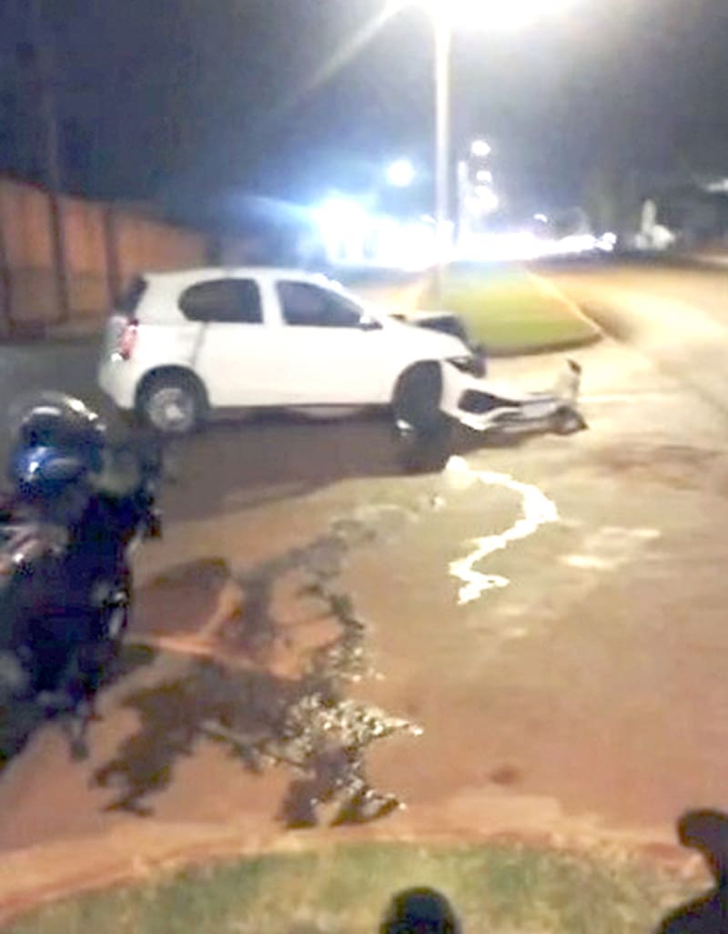 Imprudência no trânsito: Colisão entre veículos provoca capotamento na avenida Bandeirantes