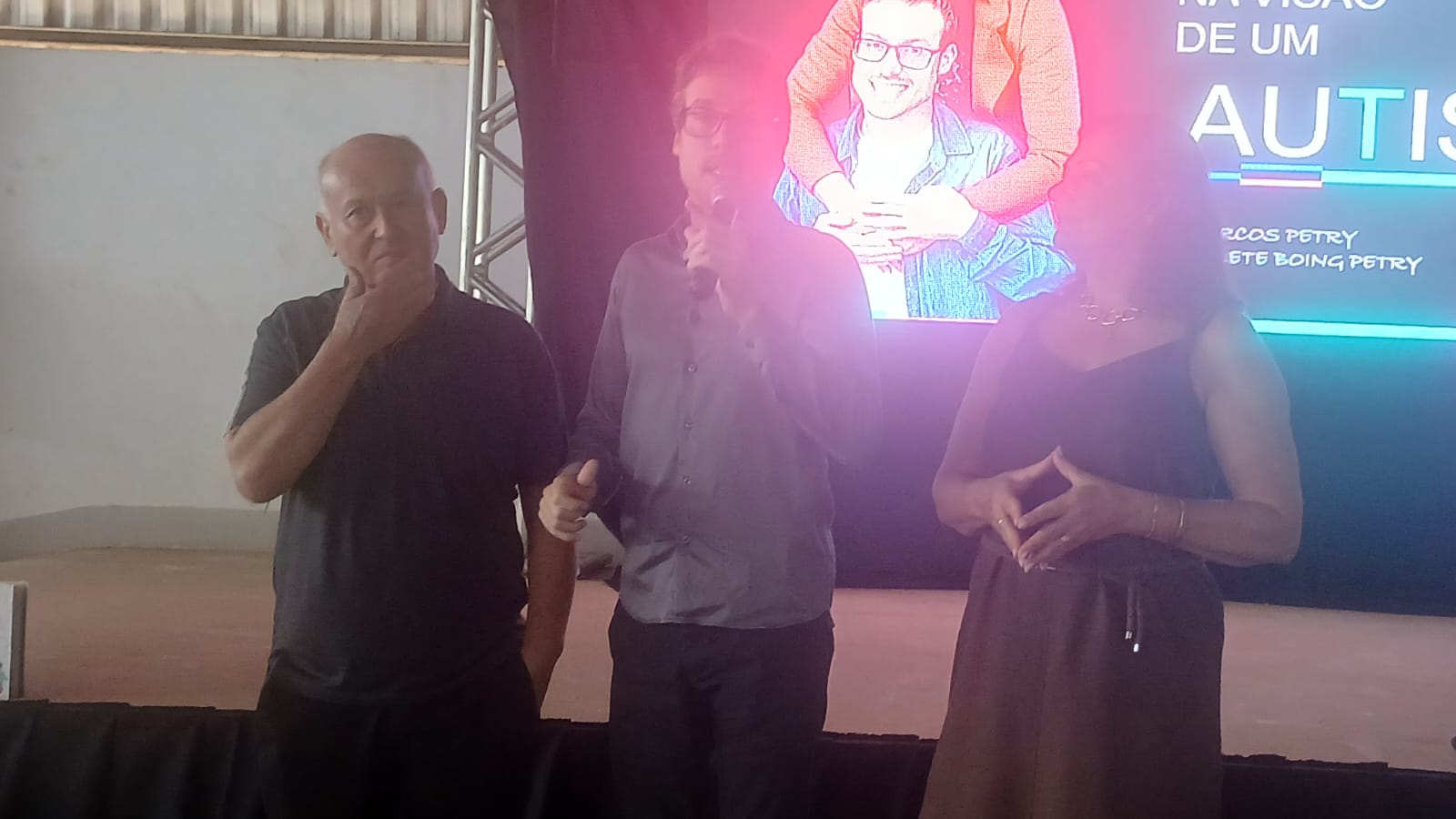 Palestra sobre inclusão de estudantes com autismo reúne educadores e comunidade em Itanhangá