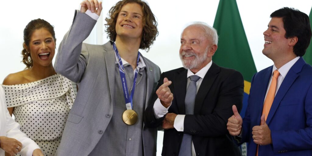 Lula recebe Lucas Pinheiro, medalha de ouro nos Jogos de Inverno