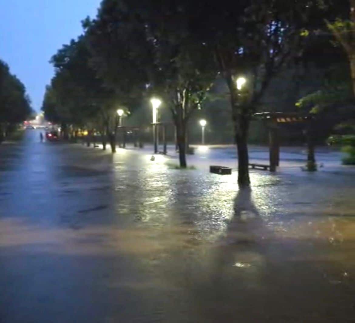 Chuva intensa causa alagamentos e interdições de vias em Nova Mutum