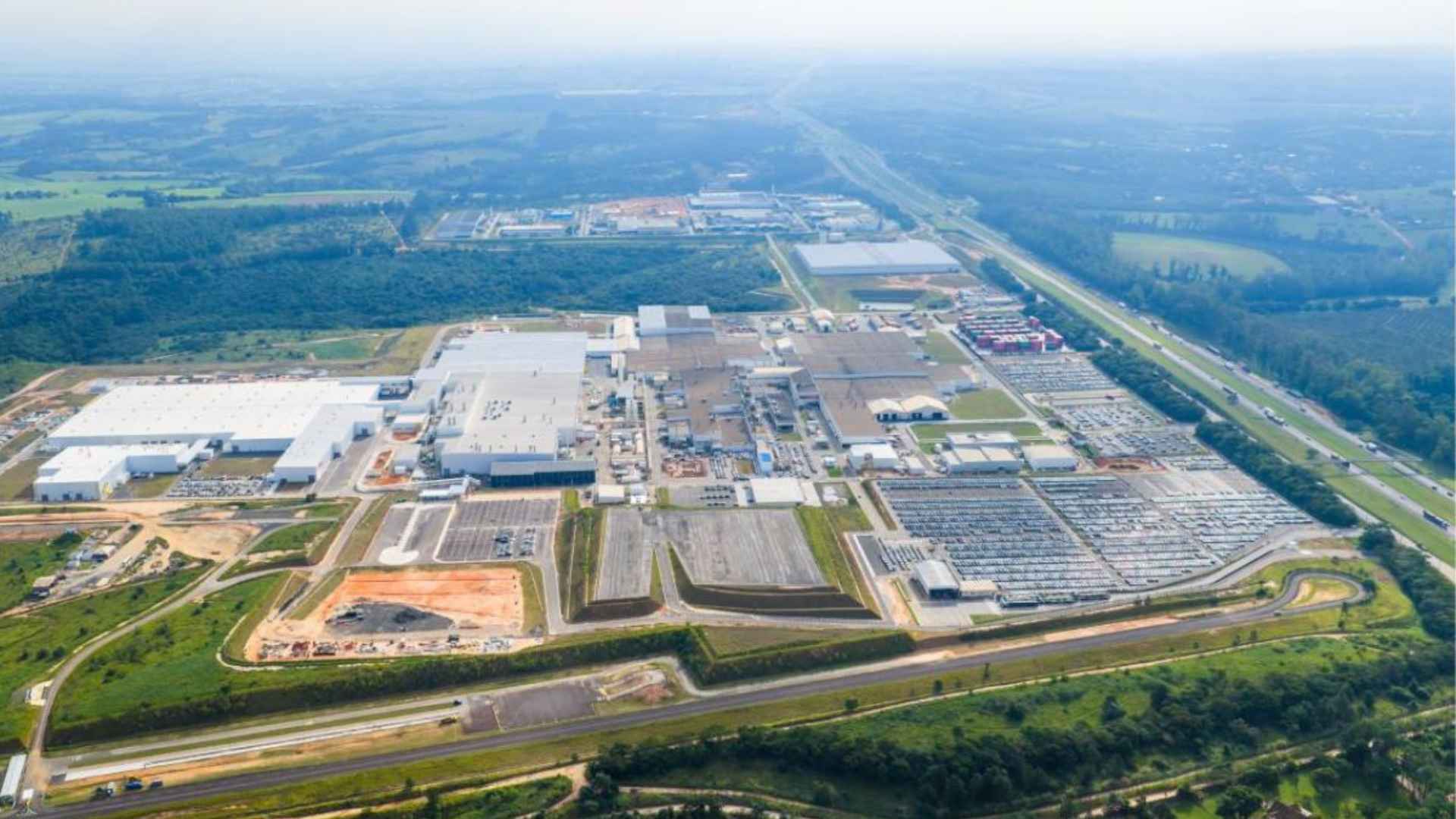 Maior fabricante de automóveis do mundo fecha fábrica com 1,5 mil funcionários no Brasil: Toyota encerra unidade que produziu mais de 1 milhão de veículos e prepara investimento de R$ 11 bilhões
