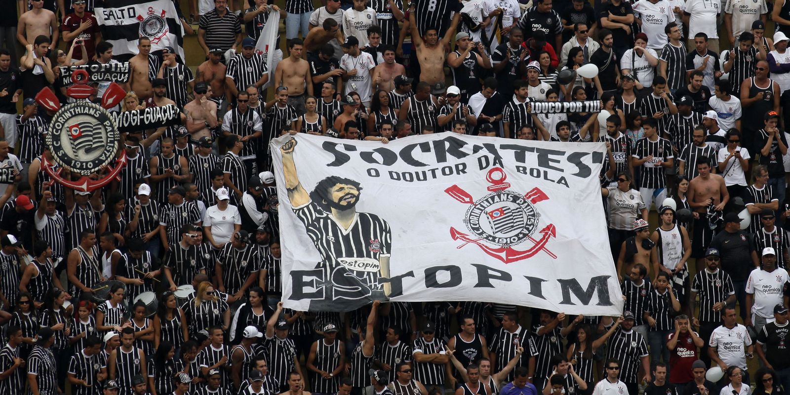 Sócrates, ídolo do Corinthians e da seleção, recebe honraria na Alesp