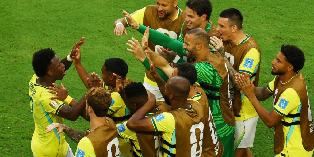 Vini Jr. brilha, Brasil desencanta na Copa do Mundo e vence a Escócia