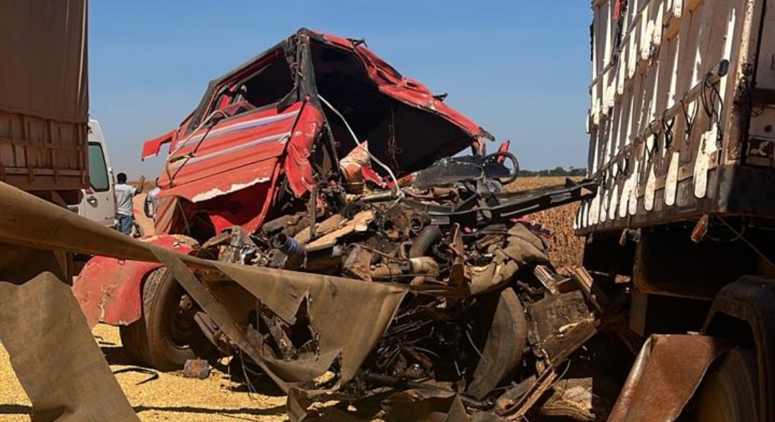 Acidente com carretas em rodovia entre Sinop e Vera deixa um morto
