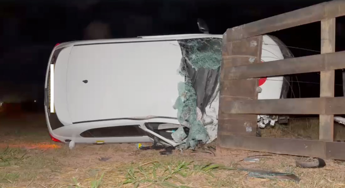 Sinop: carro por aplicativo capota em estrada e dois ficam feridos