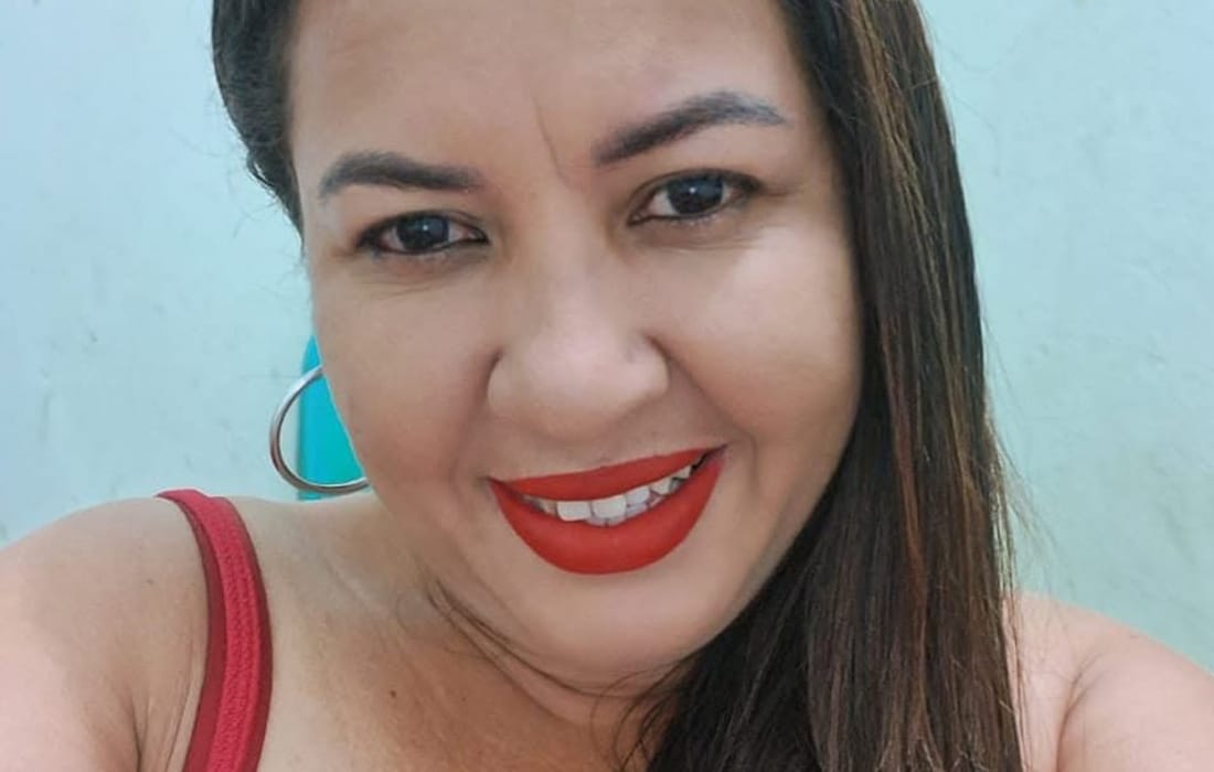 Mulher morre após perder controle de moto em curva de avenida em Alta Floresta