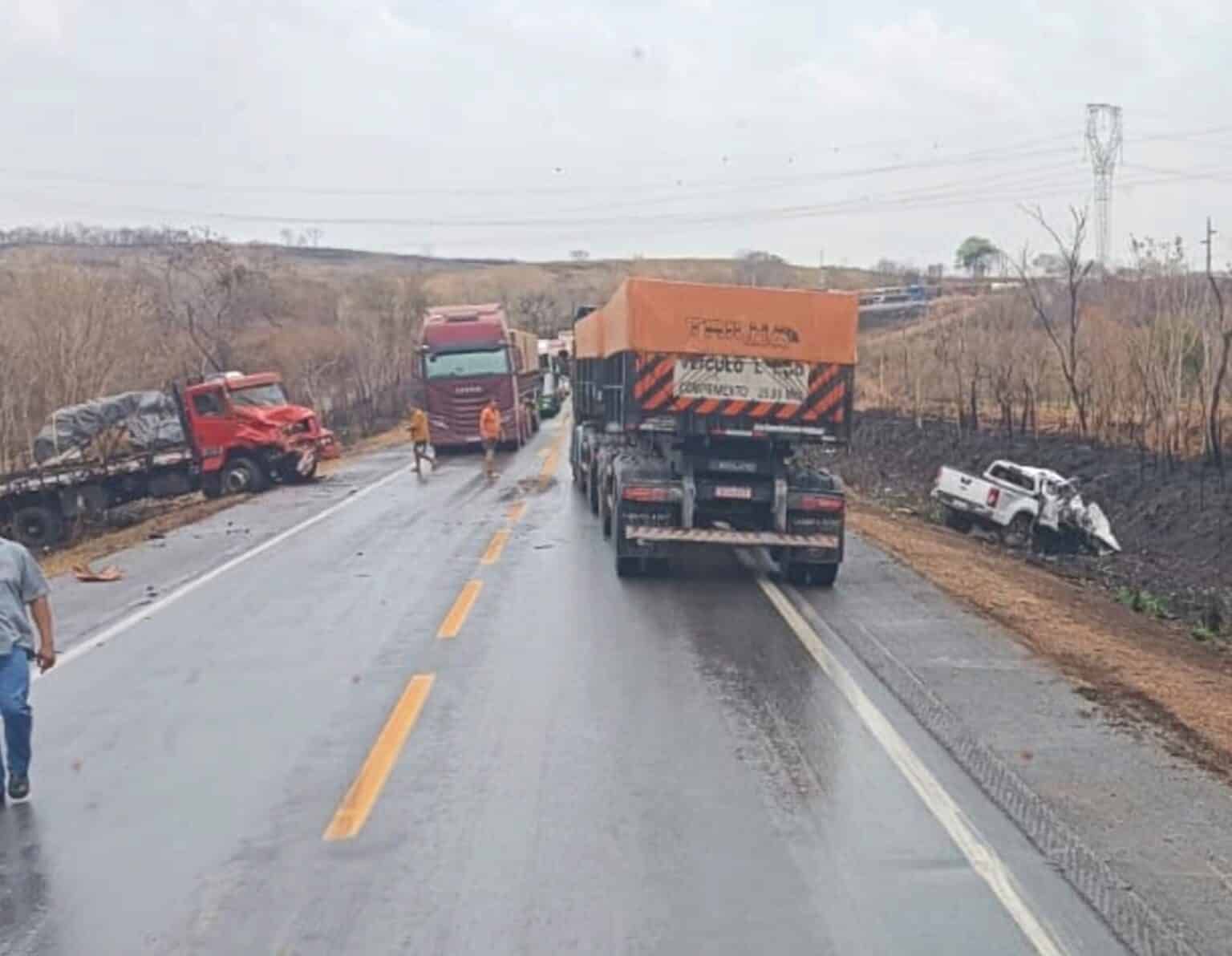 Preso caminhoneiro por causar acidente que matou jovem e criança na BR-163/364 em Jangada