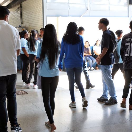 Estudantes do Pé-de-Meia podem escolher como investir benefício