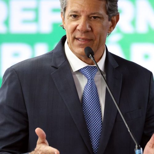 Problema da dívida pública está nos juros, não no déficit, diz Haddad