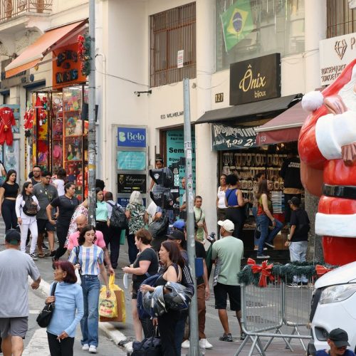 Taxa de desemprego chega a 5,2%, a menor desde 2012