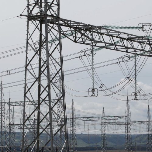Hitachi anuncia nova fábrica visando data centers e energia renovável