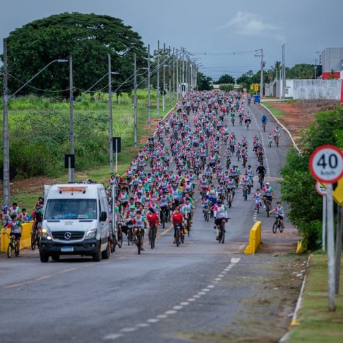 Passeio ciclístico reúne famílias e marca 24ª edição do Pedalando pela Vida em Lucas do Rio Verde