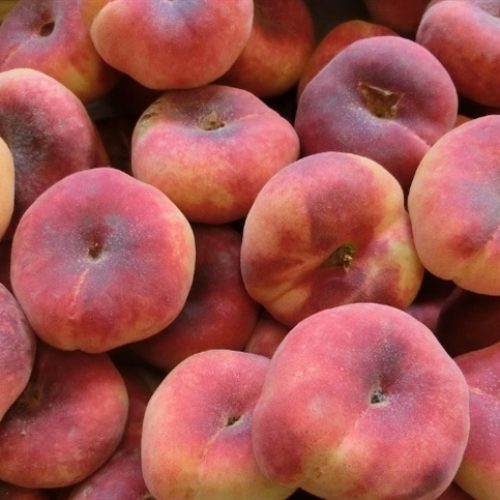 Pêssego auxilia saúde intestinal e controle glicêmico