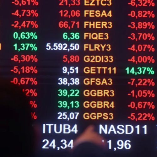 Bolsa sobe pela 14ª vez seguida e ultrapassa os 155 mil pontos