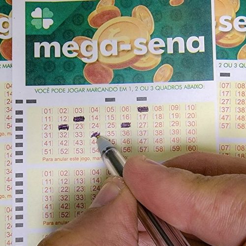 Veja como declarar prêmios de loteria e de bets no IR 2025