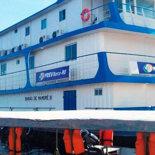 INSS usa barcos para orientar aposentados da Amazônia sobre descontos