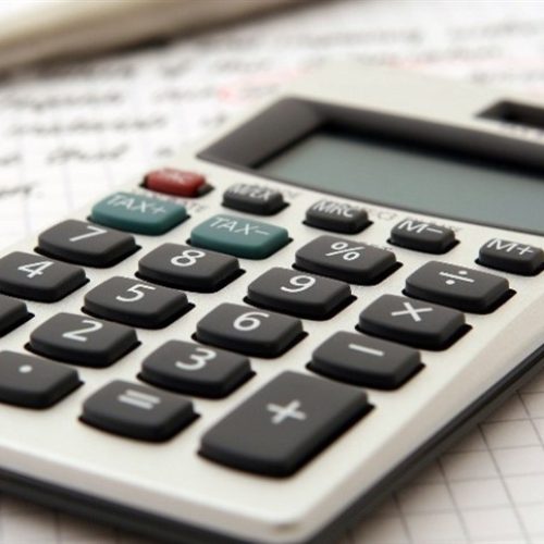 Governo reduz carga fiscal sobre álcool não carburante