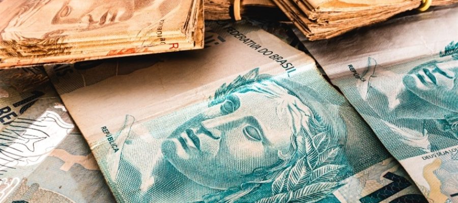 Economia enfrenta juros altos e sinais de desaceleração