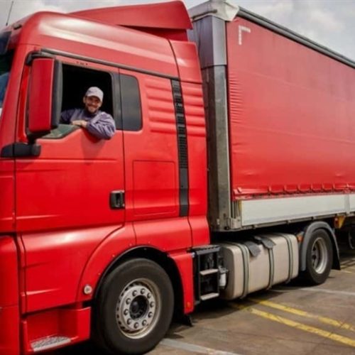 Preço médio do frete rodoviário registra leve queda