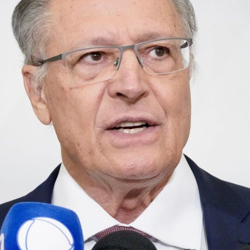 Alckmin diz esperar queda dos juros na próxima reunião do Copom