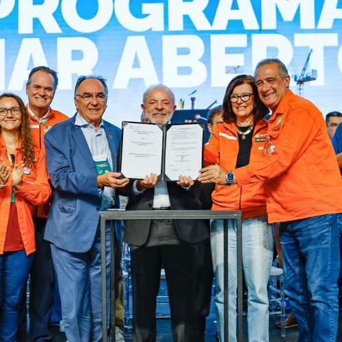 Petrobras assina contrato bilionário para fabricar navios no RS