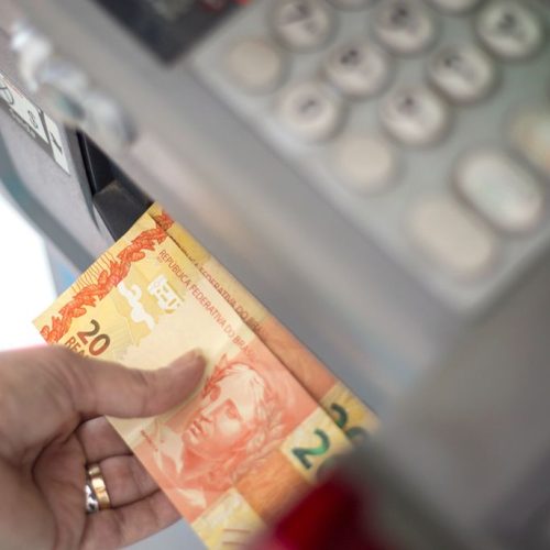 Caixa libera abono salarial para nascidos em maio e junho; veja calendário