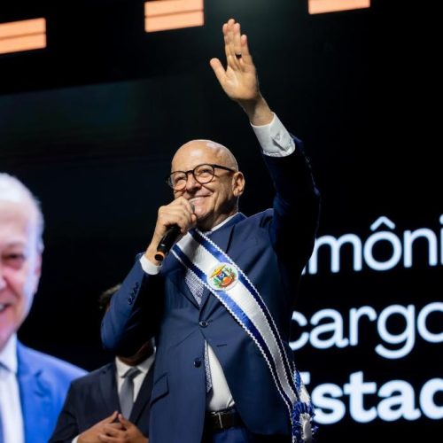 PARA MANTER CRESCIMENTO DE MT: Otaviano Pivetta recebe faixa de governador e reforça compromisso de seguir com investimentos em todas as áreas