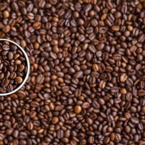 Café arábica avança com aperto físico no mercado