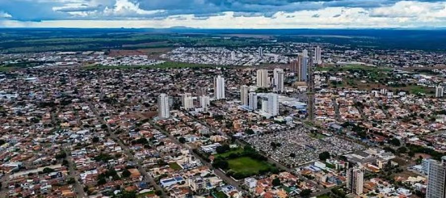 RONDONOPOLIS-MT: Professora é demitida após não ir ao trabalho por 6 anos e terá que devolver R$ 12 mil em Rondonópolis