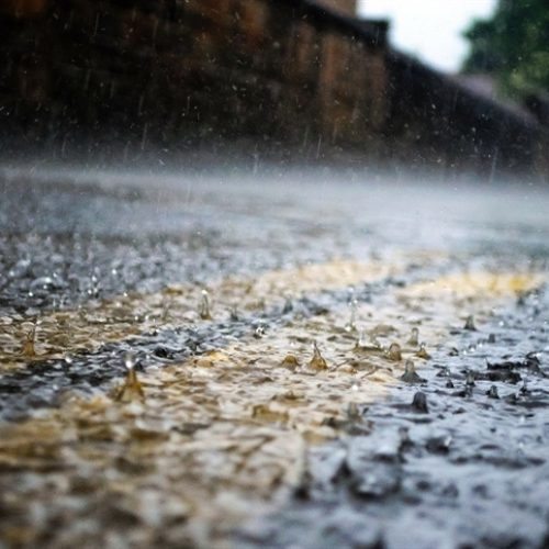 Oito estados têm alerta para chuva forte no país