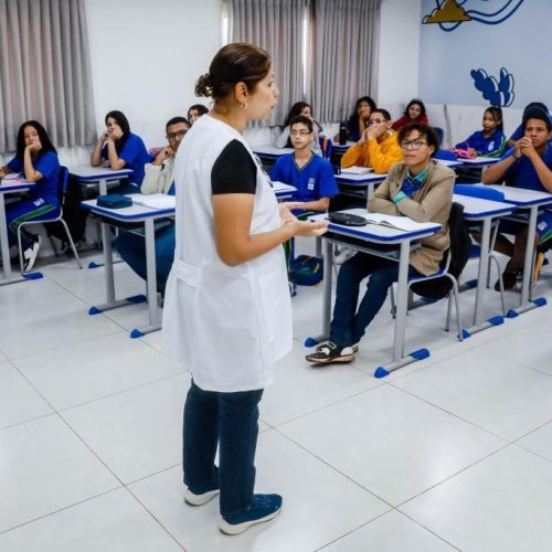 Seduc intensifica programa para recuperar aprendizagem no Ensino Médio com mobilização de famílias