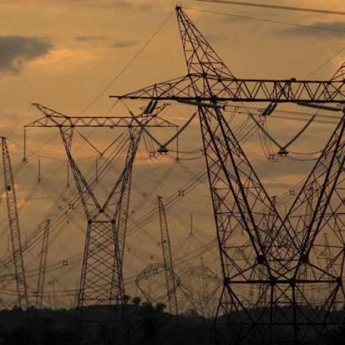 Autoridades do setor elétrico reduzem previsão na carga de energia em 2025