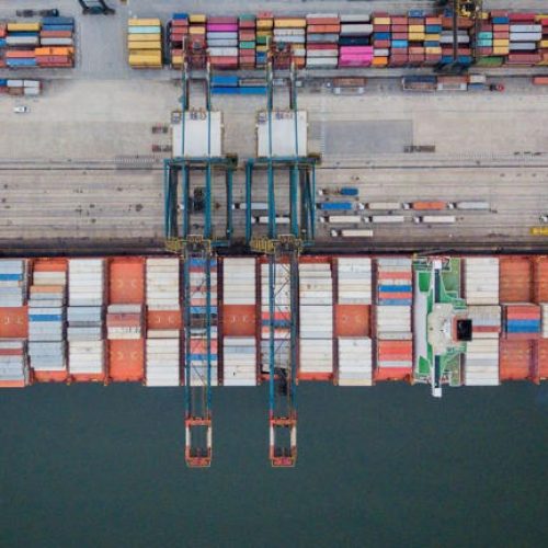 Do agro à indústria, empresas têm vendas aos EUA suspensas antes de tarifas