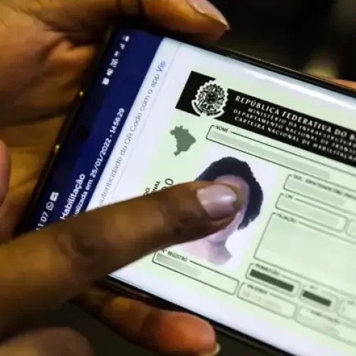 Aprovada lei que garante CNH gratuita para pessoas de baixa renda